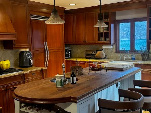 $1,099,000 | 9 Hollow Spring Road, Norwalk, CT 06854