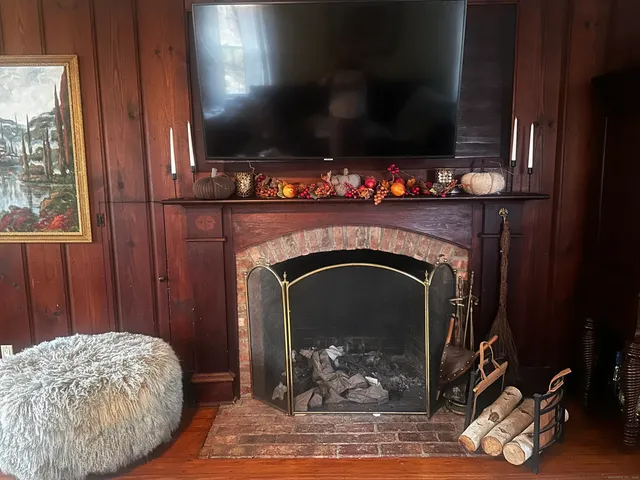 $1,099,000 | 9 Hollow Spring Road, Norwalk, CT 06854