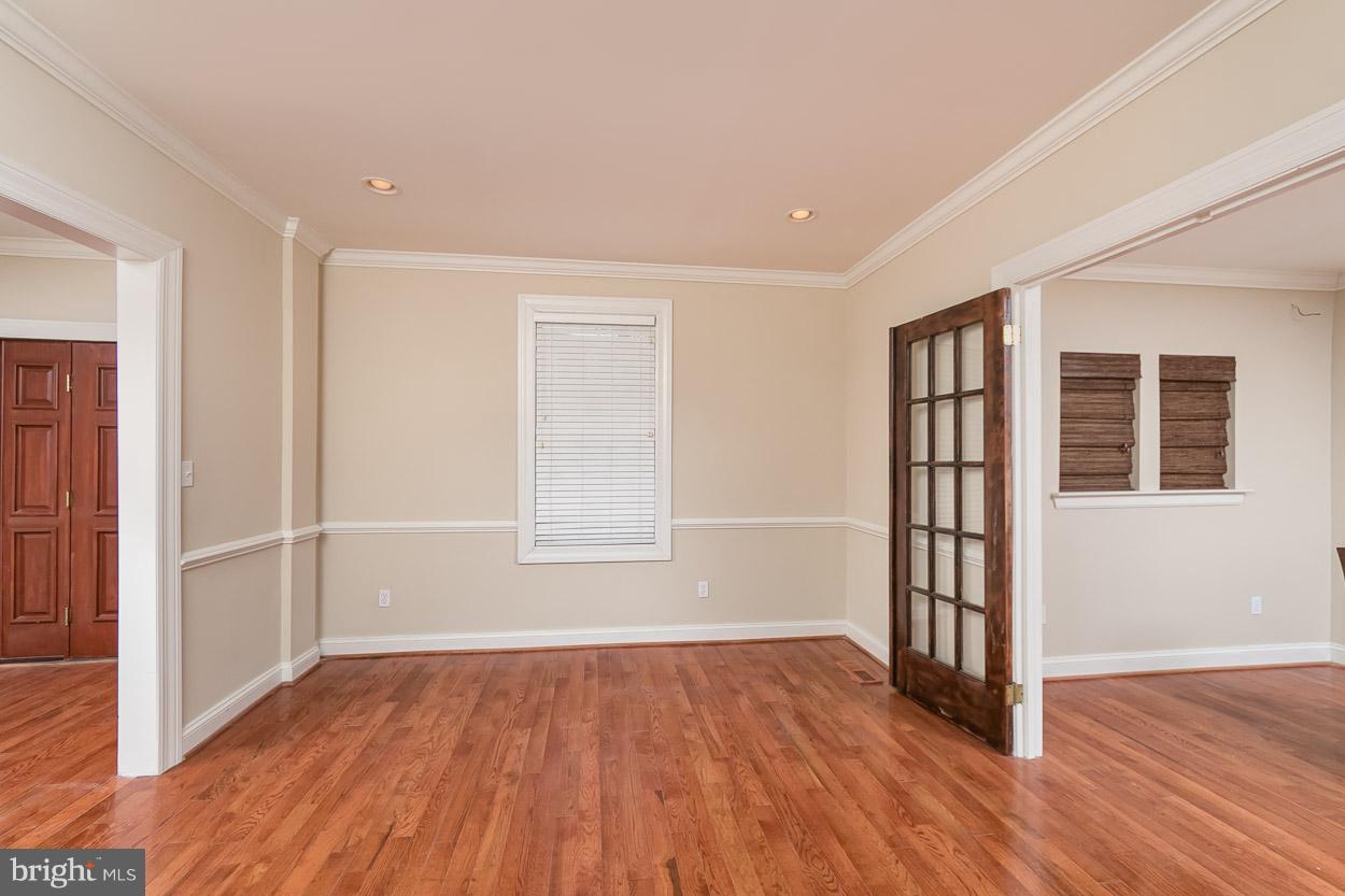 2501 Allendale Road Baltimore, MD 21216 - Photo 14 of 30 Living Room