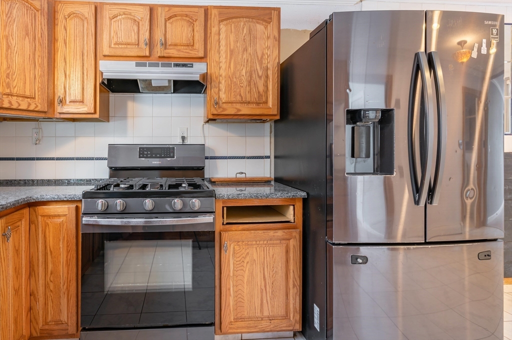 39 Sycamore Lane Billerica, MA 01821 - Photo 7 of 42