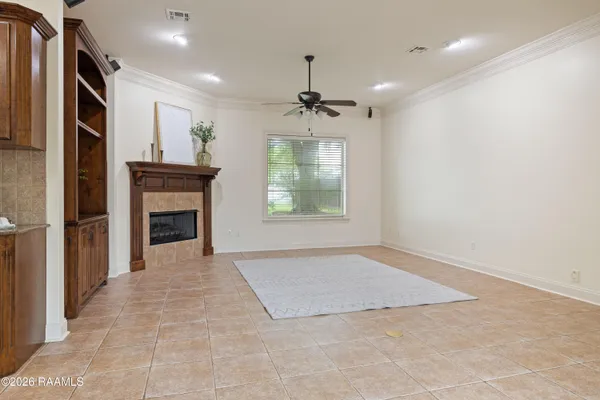 $635,000 | 104 La Quinta Circle, Broussard, LA 70518