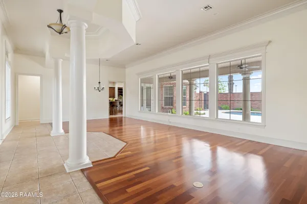 $635,000 | 104 La Quinta Circle, Broussard, LA 70518