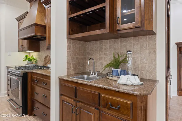 $635,000 | 104 La Quinta Circle, Broussard, LA 70518