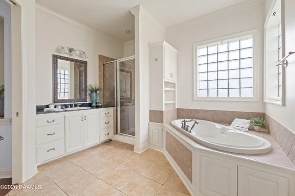 $635,000 | 104 La Quinta Circle, Broussard, LA 70518