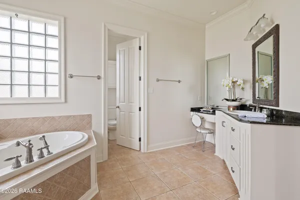 $635,000 | 104 La Quinta Circle, Broussard, LA 70518