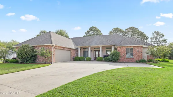 $635,000 | 104 La Quinta Circle, Broussard, LA 70518