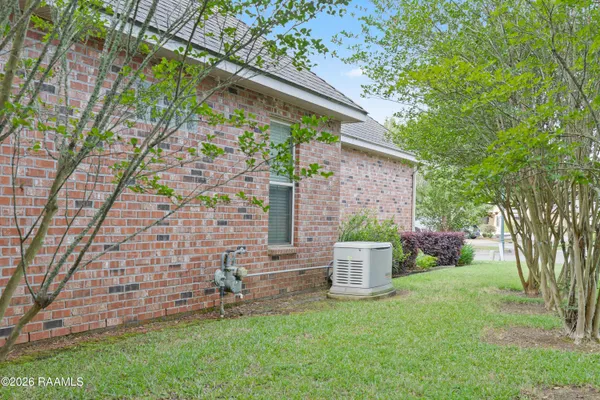 $635,000 | 104 La Quinta Circle, Broussard, LA 70518