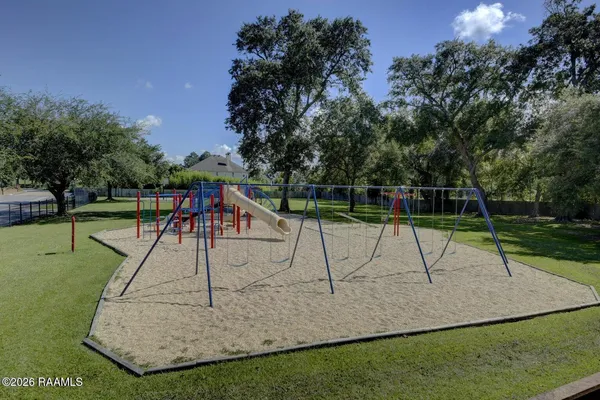 $635,000 | 104 La Quinta Circle, Broussard, LA 70518