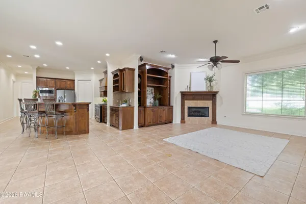 $635,000 | 104 La Quinta Circle, Broussard, LA 70518