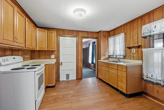 $299,900 | 66 South Main Street, Ashburnham, MA 01430