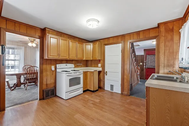 $299,900 | 66 South Main Street, Ashburnham, MA 01430