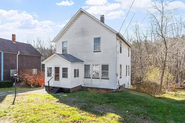 $299,900 | 66 South Main Street, Ashburnham, MA 01430