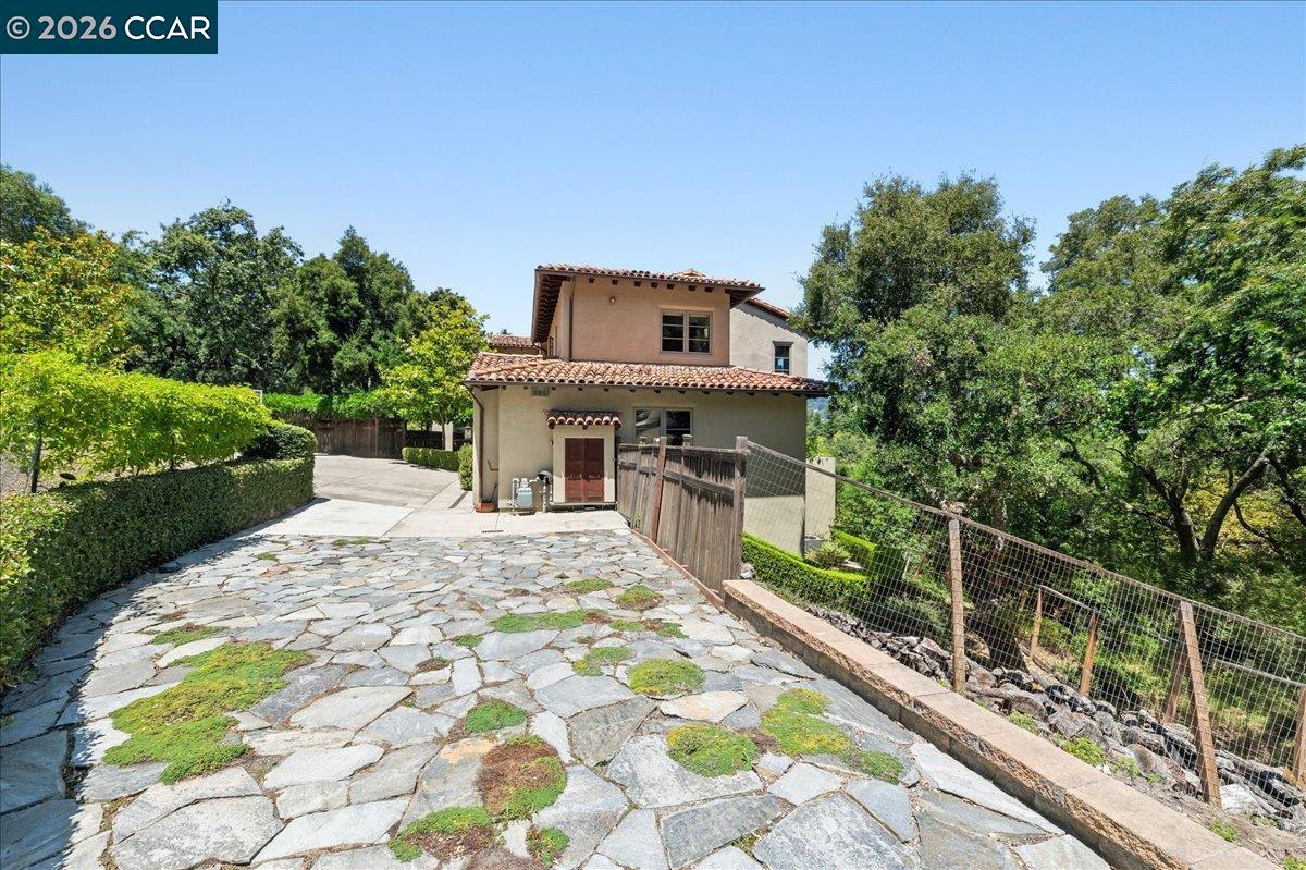 820 Acalanes Road Lafayette, CA 94549 - Photo 24 of 99