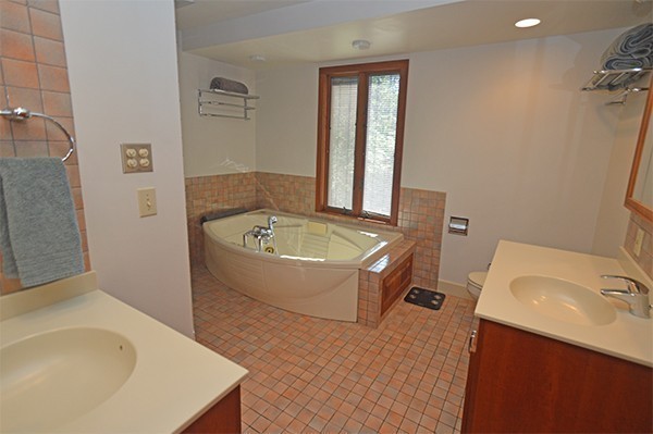 426 Boxford Road Haverhill, MA 01835 - Photo 17 of 30