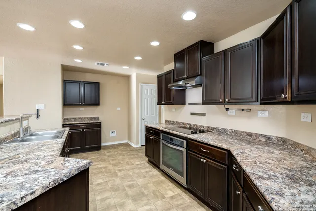 $324,000 | 133 Hinge Chase, Cibolo, TX 78108