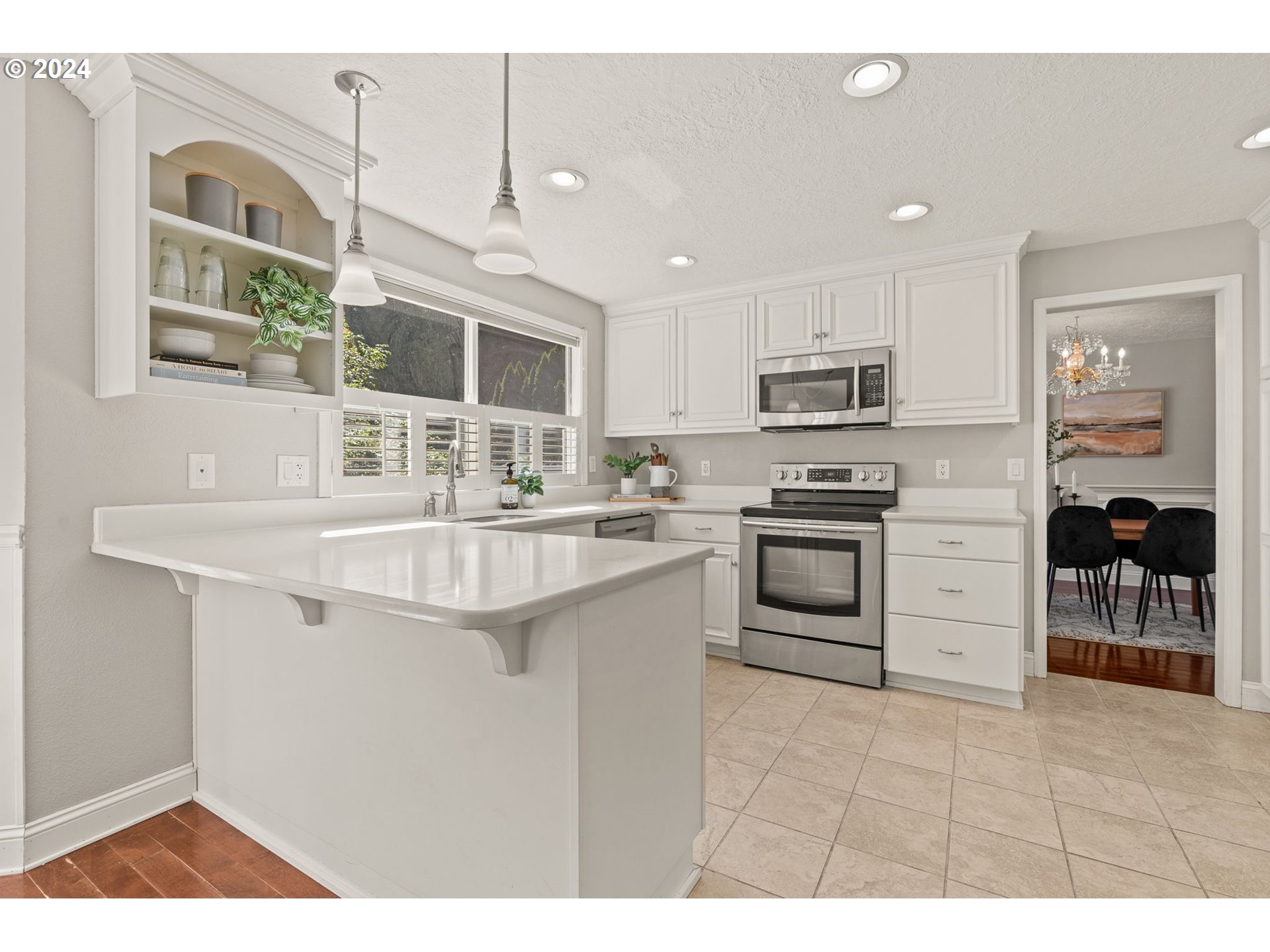 1406 Southeast Condor Place Gresham, OR 97080 - Photo 12 of 34