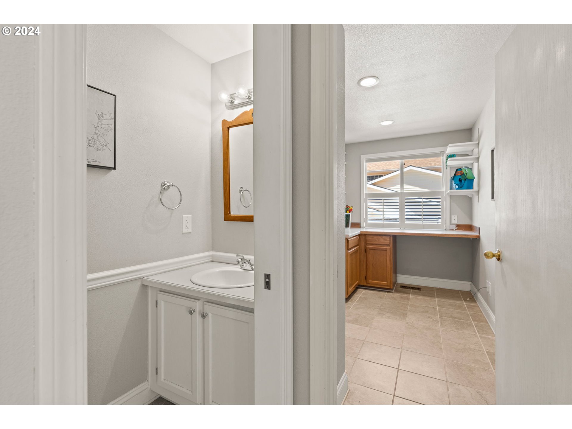 1406 Southeast Condor Place Gresham, OR 97080 - Photo 28 of 34