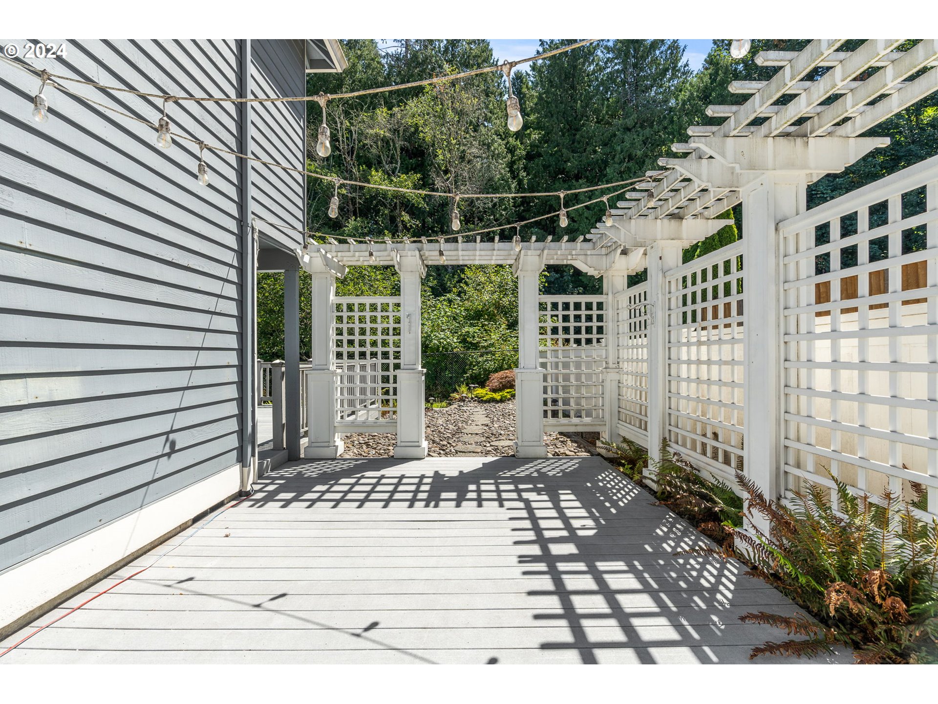 1406 Southeast Condor Place Gresham, OR 97080 - Photo 29 of 34