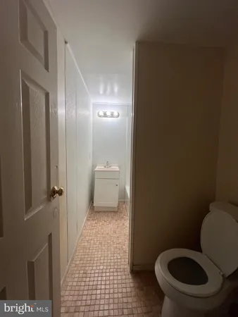 a bathroom with a toilet