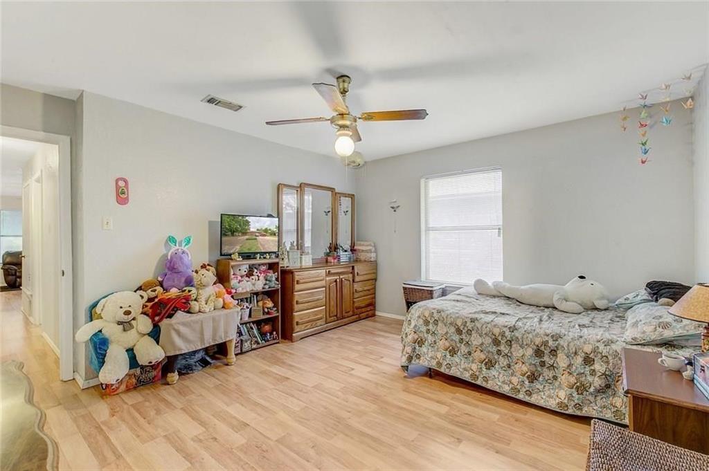 1908 Reever Street Arlington, TX 76010 - Photo 12 of 26