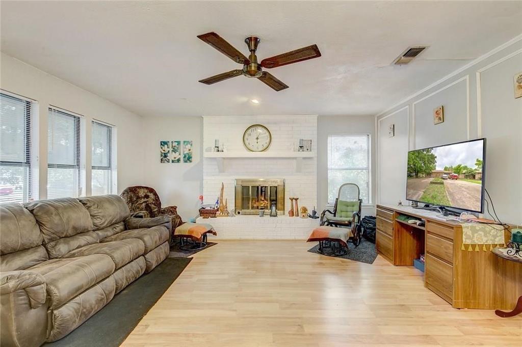 1908 Reever Street Arlington, TX 76010 - Photo 3 of 26