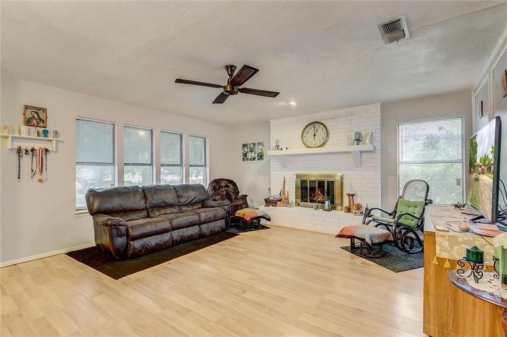 1908 Reever Street Arlington, TX 76010 - Photo 4 of 26