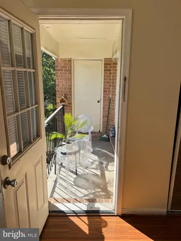 $1,800 | 18336 Streamside Drive, Unit 304, Gaithersburg, MD 20879