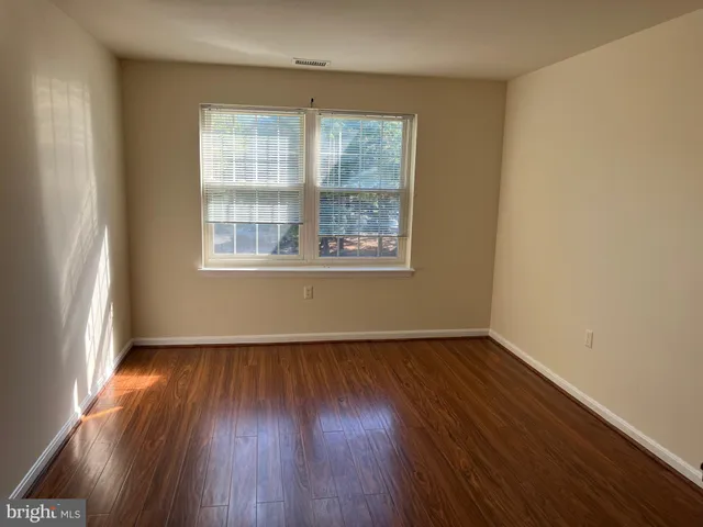 $1,800 | 18336 Streamside Drive, Unit 304, Gaithersburg, MD 20879