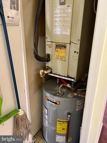 $1,800 | 18336 Streamside Drive, Unit 304, Gaithersburg, MD 20879