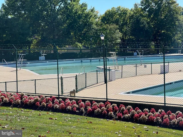 $1,800 | 18336 Streamside Drive, Unit 304, Gaithersburg, MD 20879