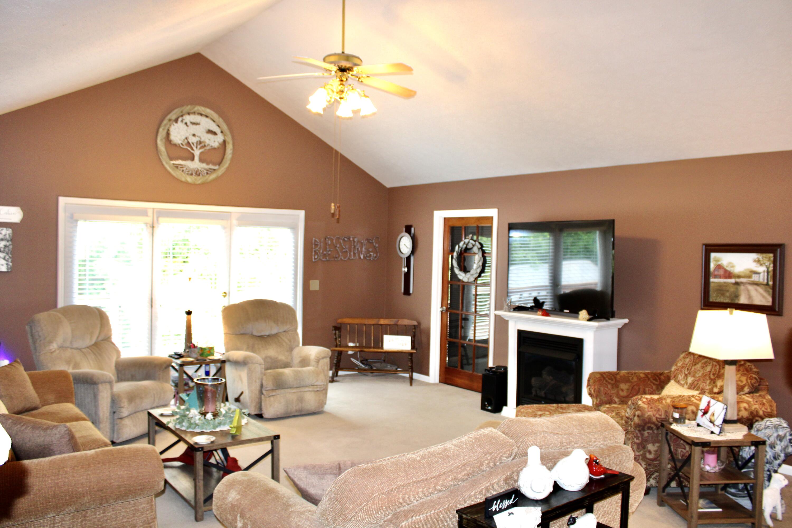 215 Lenore Lane Spring City, TN 37381 - Photo 3 of 26 IMG_1123