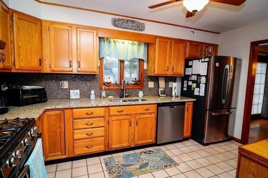 90 Woodcrest Road Springfield, MA 01129 - Photo 12 of 38