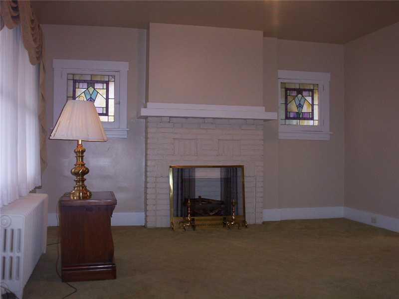 4038 Franklin Road Observatory Hill, PA 15214 - Photo 4 of 10 Living Room.