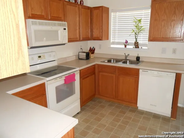 $1,595 | 10722 Shaenpath, San Antonio, TX 78254