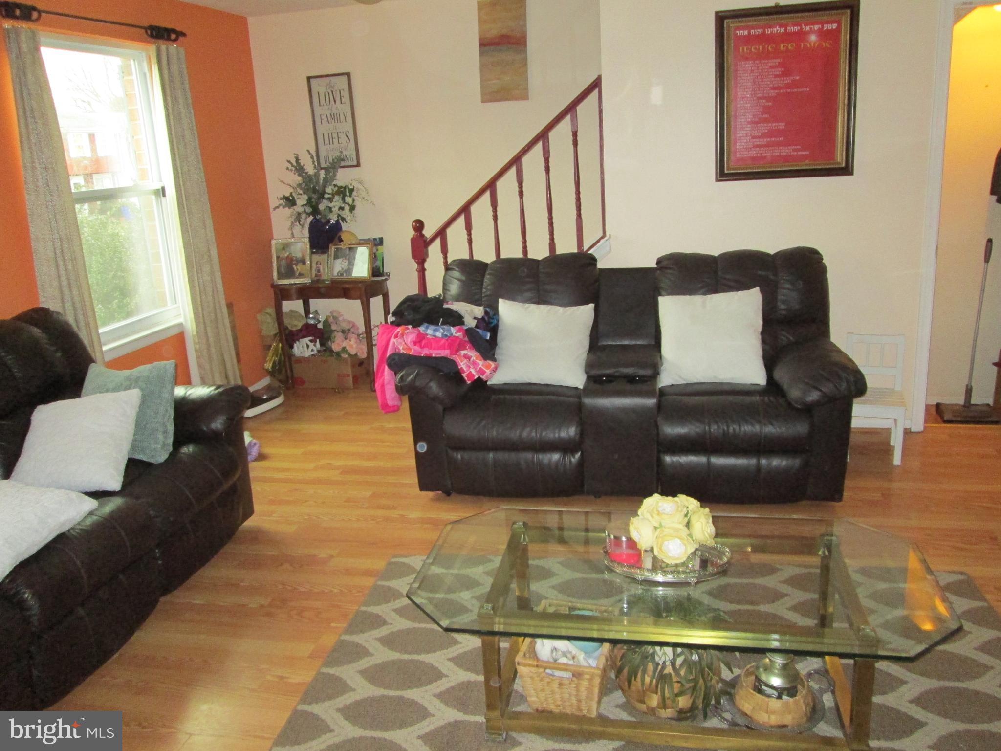 18 South Pendleton Court Frederick, MD 21703 - Photo 3 of 13 Living Room