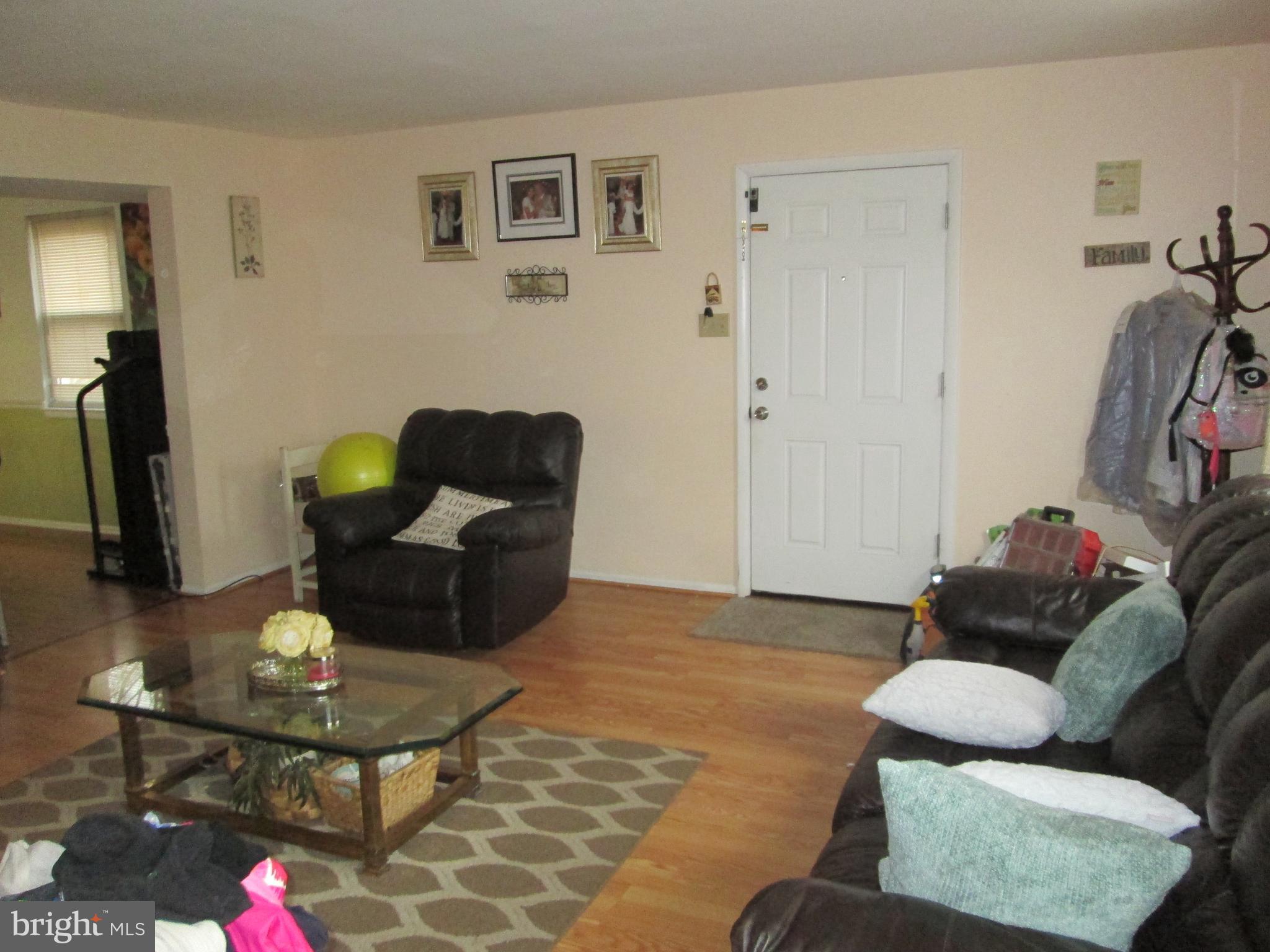 18 South Pendleton Court Frederick, MD 21703 - Photo 4 of 13 Living Room