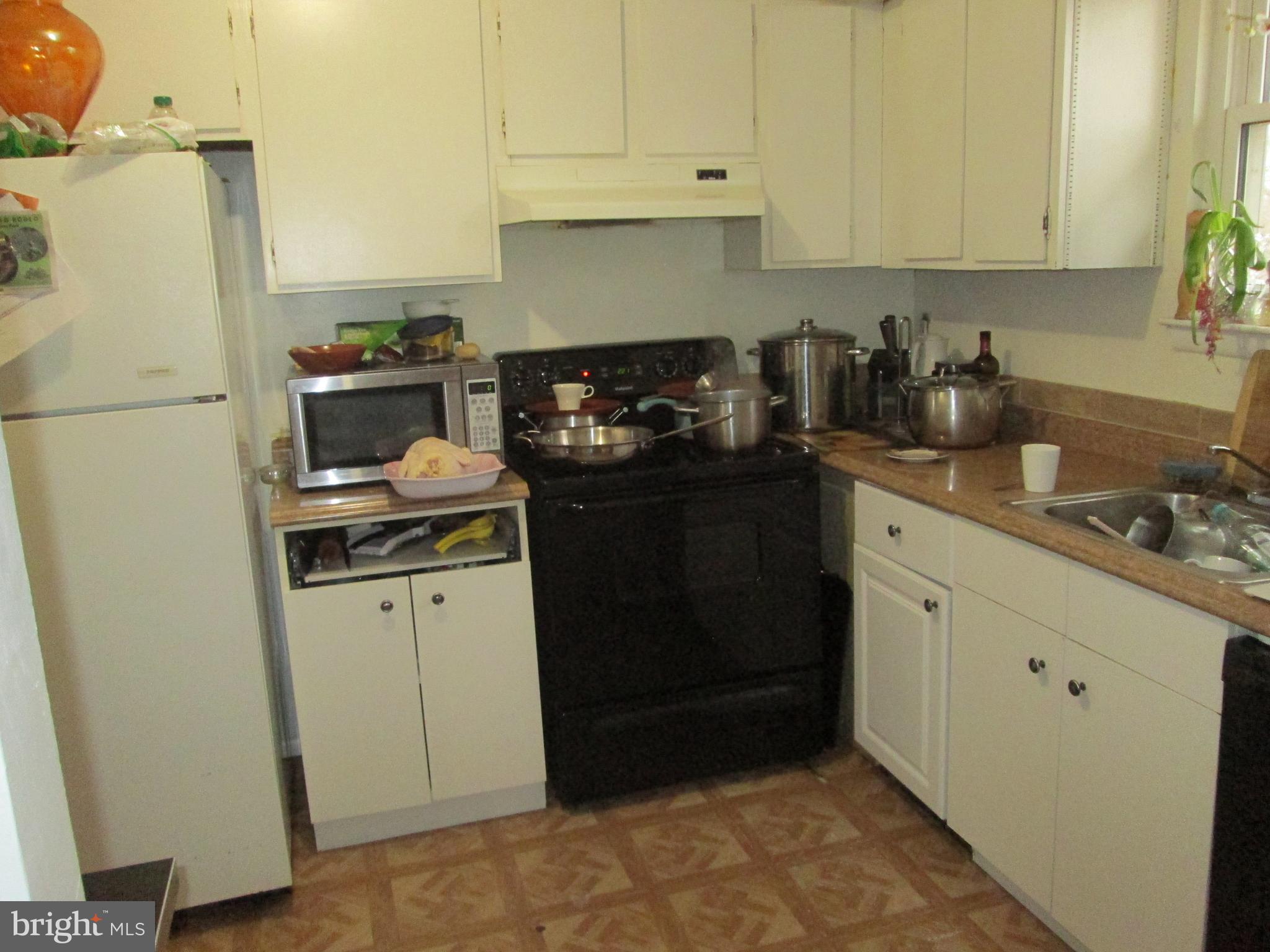 18 South Pendleton Court Frederick, MD 21703 - Photo 5 of 13 Kitchen