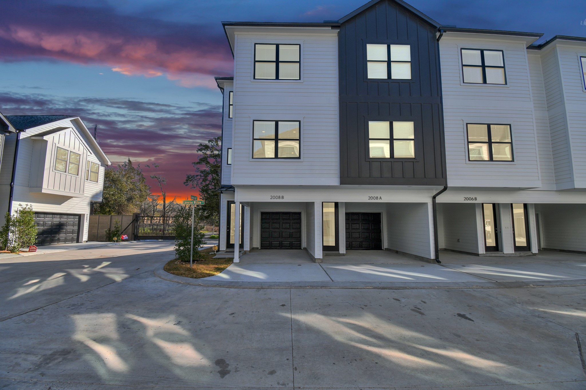 2007 Laverne Holw Lane, Unit B Houston, TX 77080 - Photo 1 of 29