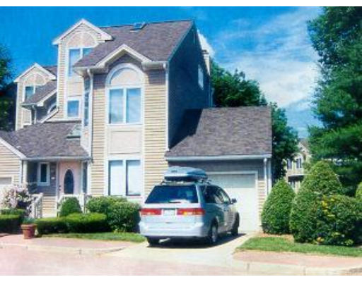 55 Pointe Rok Drive, Unit 55 Worcester, MA 01604 - Photo 1 of 6 Gallery Image 1