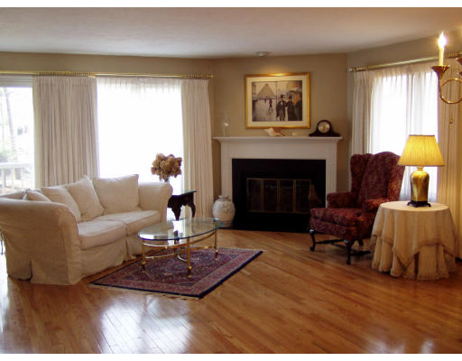 55 Pointe Rok Drive, Unit 55 Worcester, MA 01604 - Photo 2 of 6 Gallery Image 2