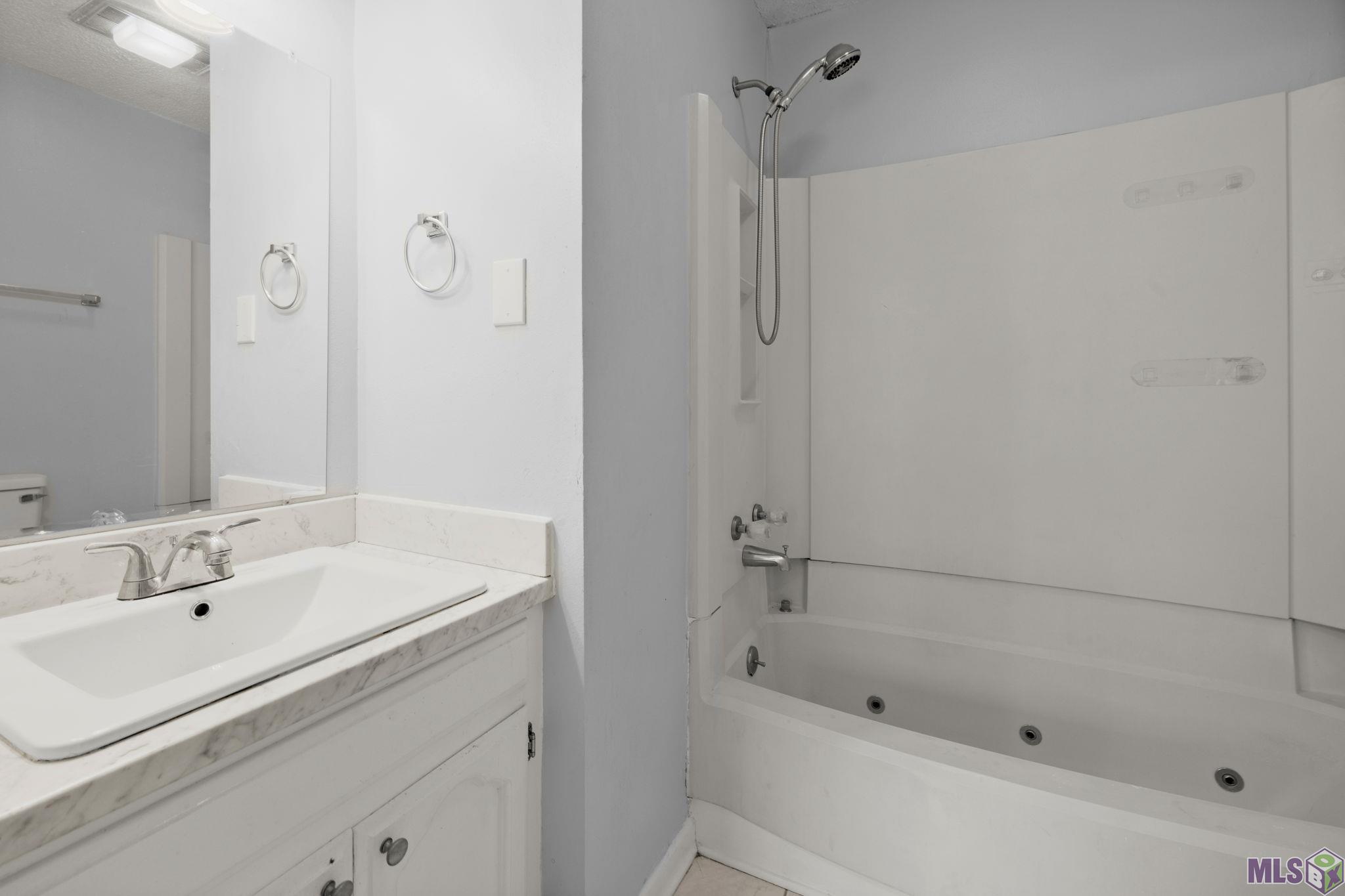 8091 Bayou Fountain Avenue Baton Rouge, LA 70820 - Photo 10 of 16