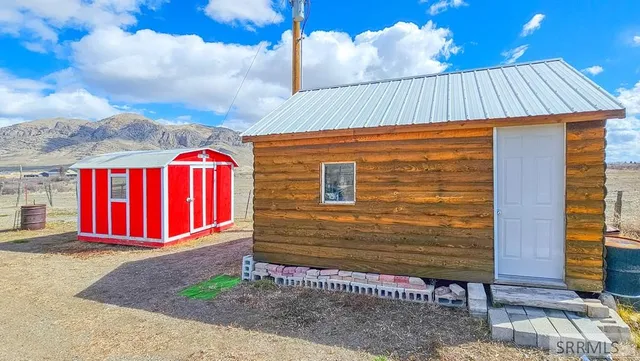 $475,000 | 3137 West 2500 North, Arco, ID 83213