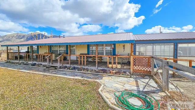 $475,000 | 3137 West 2500 North, Arco, ID 83213