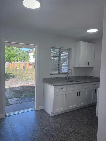 $1,450 | 715 South J Street, Lake Worth Beach, FL 33460