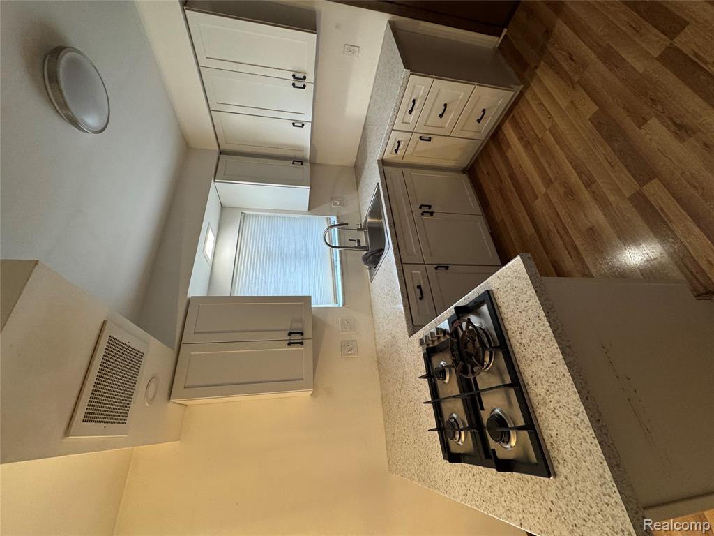 8309 Potomac Street Center Line, MI 48015 - Photo 6 of 22
