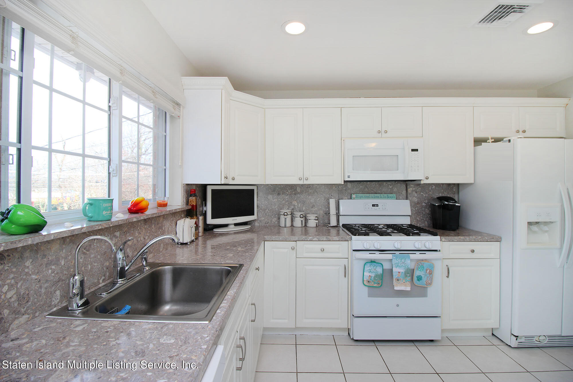 4732 Amboy Road Staten Island, NY 10312 - Photo 11 of 32 IMG_6986