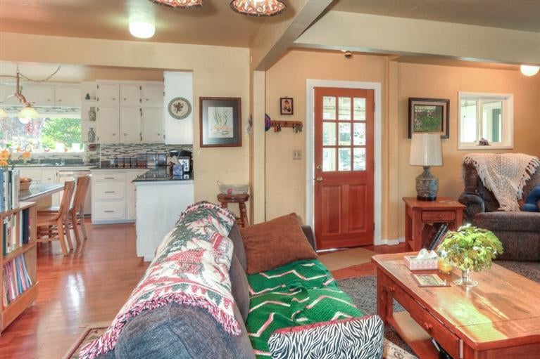 209 Crowson Road Ashland, OR 97520 - Photo 25 of 35 Gallery Image 25