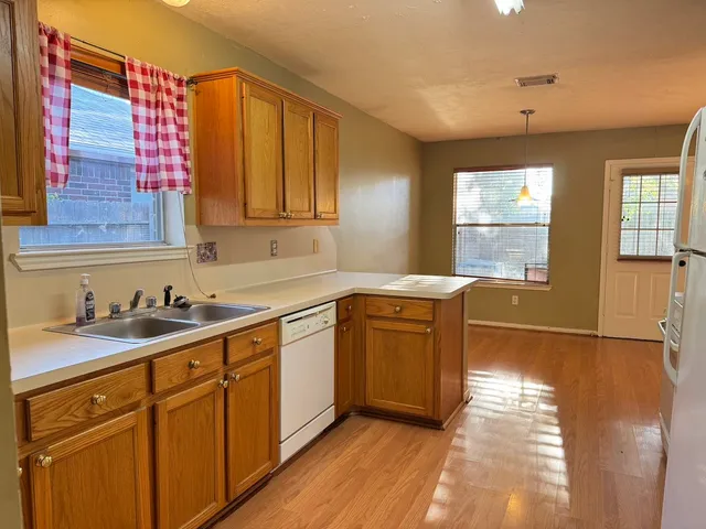 $1,650 | 10811 Cliffton Forge Drive, Houston, TX 77065