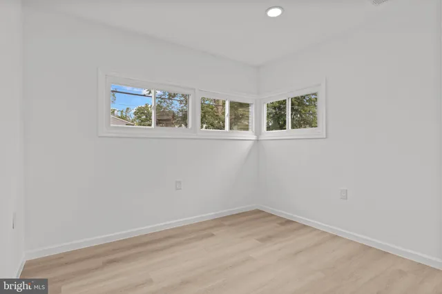 $650,000 | 35 Thimbleberry Lane, Levittown, PA 19054