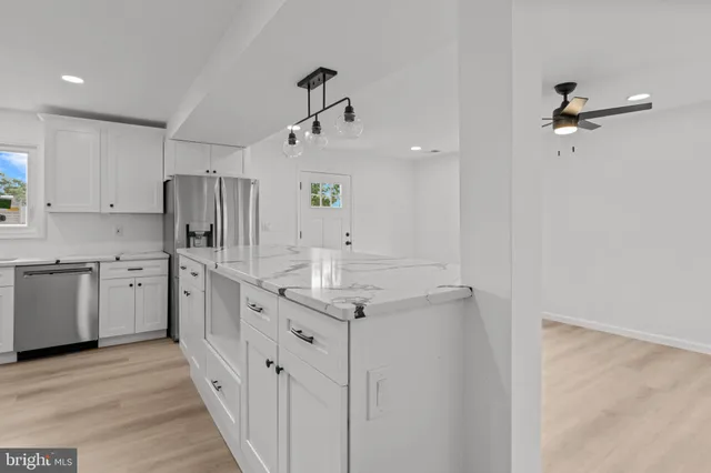 $650,000 | 35 Thimbleberry Lane, Levittown, PA 19054